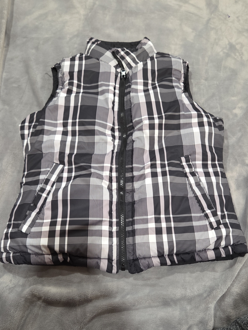 Plaid Puffer Vest - Black & White